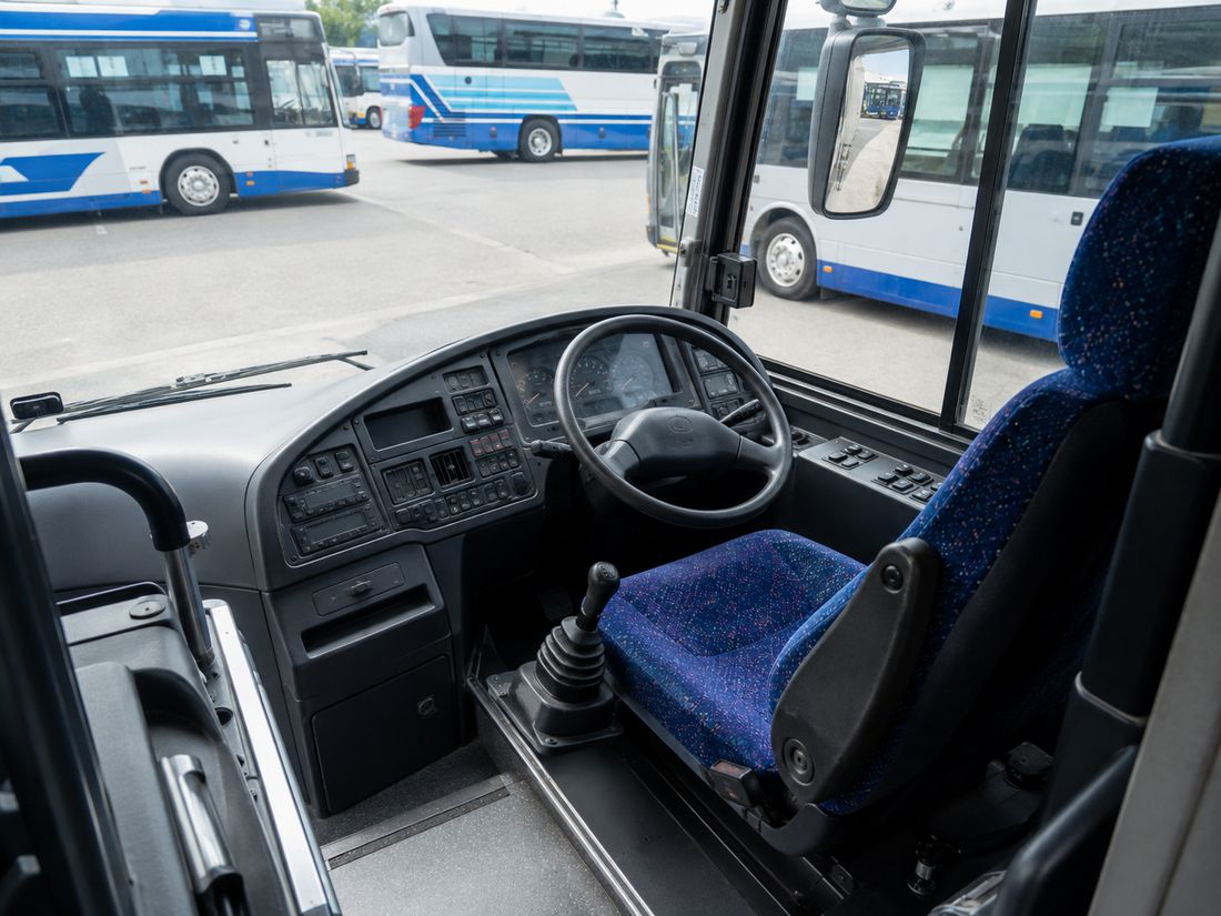 バス運転席まわりのイメージ